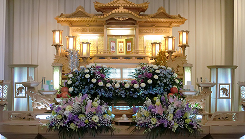 安心プランで飾られる祭壇サンプル
